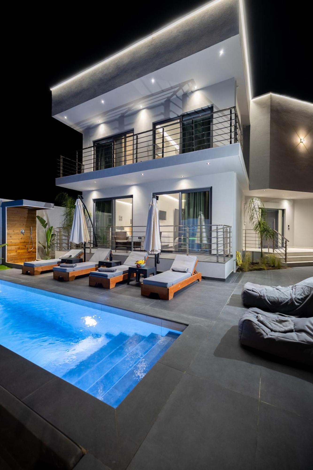 Ambelokipoi  Μr & Μrs Grey Luxury Villas מראה חיצוני תמונה